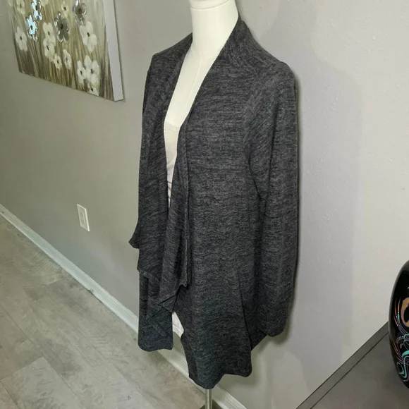 Torrid Super Soft Plush gray open front cardigan size 2 - Picture 2 of 4